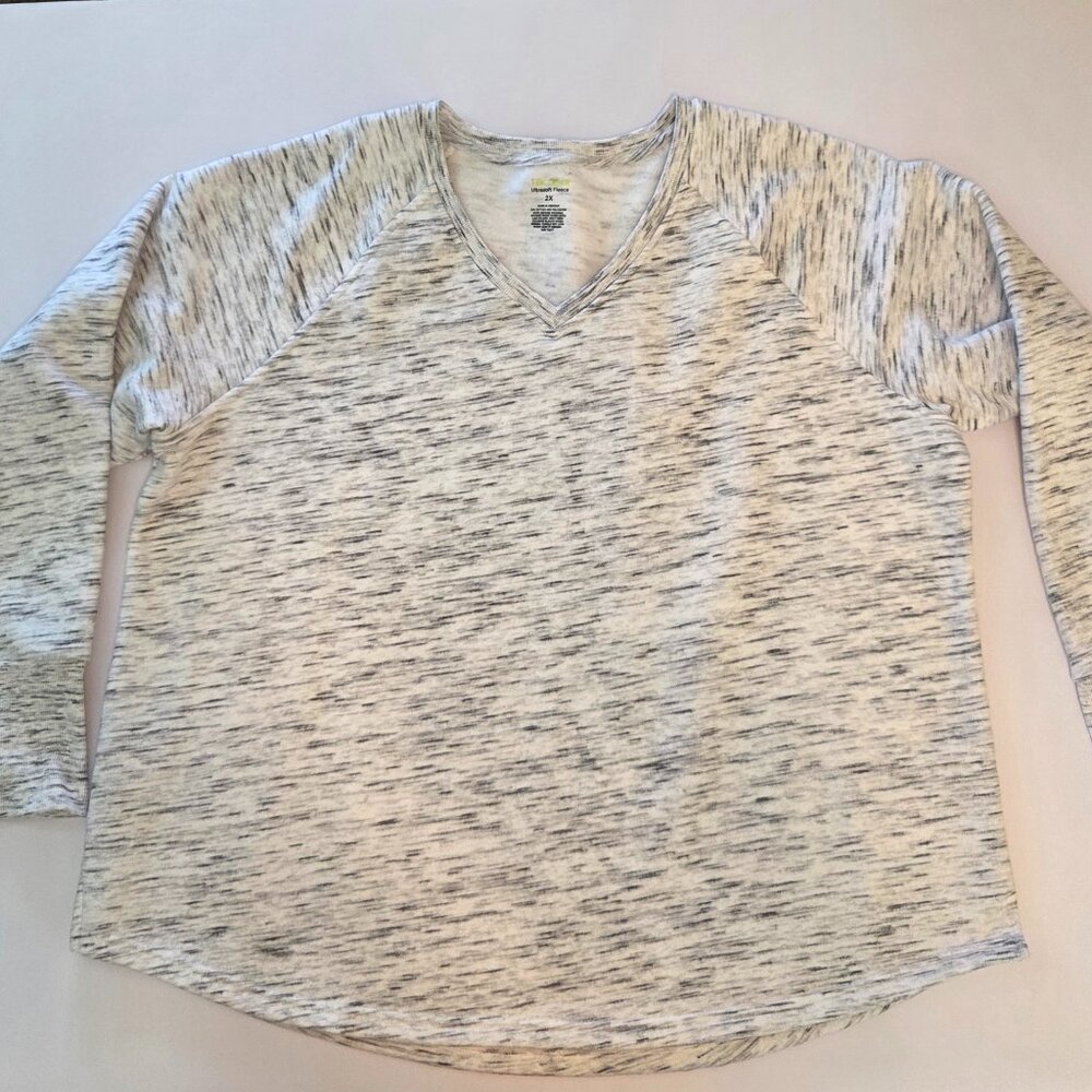Tek Gear Ultrasoft Fleece Long Sleeve V-neck Top, 2X, Light Heather Gray